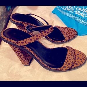 Wild Diva Leopard spotted pumps Sz 6 womans